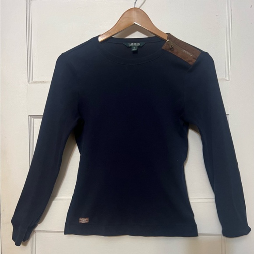 Ralph Lauren Navy Long Sleeve Crew W/ Suede Elbow
Patches & Shoulders Medium